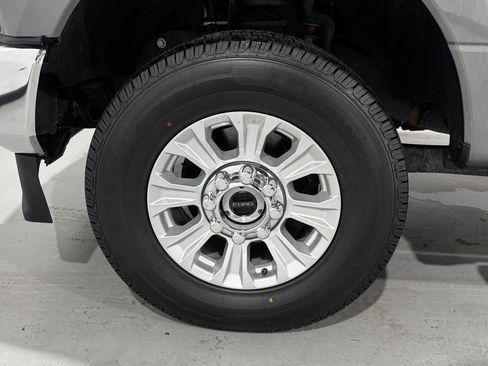 Used 2022 Ford F350 XLT w/ XLT Value Package AWD/4WD image 8