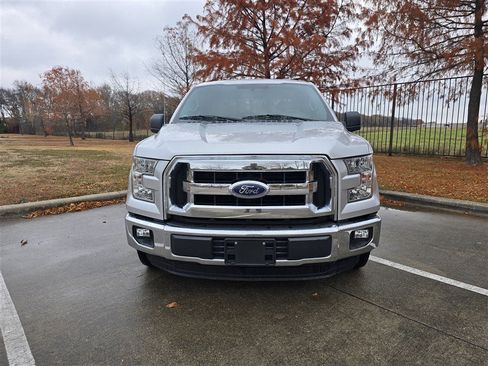Used 2015 Ford F150 XLT image 9