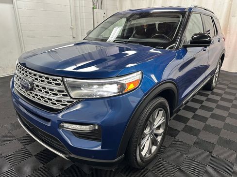Used 2023 Ford Explorer Limited AWD/4WD image 4