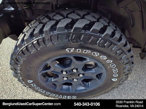 Used 2023 Jeep Wrangler Unlimited w/ 8.4" Radio Group image 10