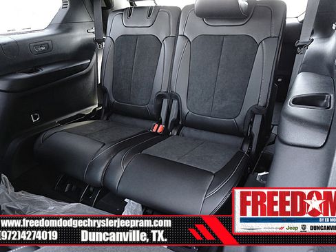 New 2025 Jeep Grand Cherokee L Altitude image 15