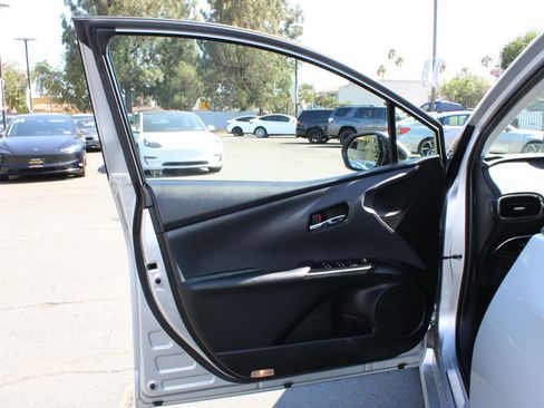 Used 2017 Toyota Prius Prime Advanced FWD image 5