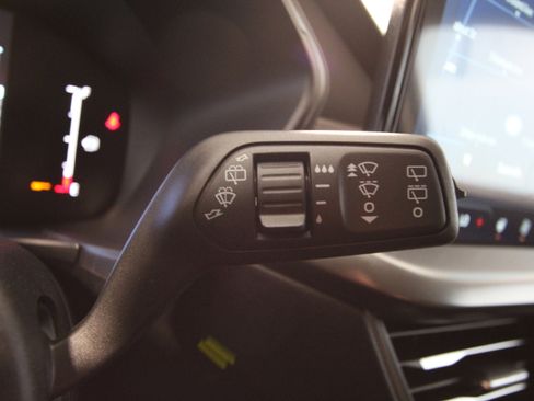 New 2025 Ford Escape SE image 11