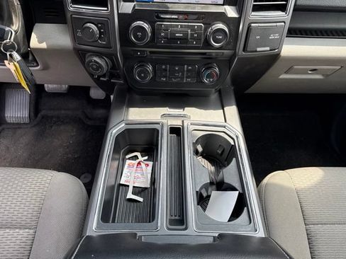 Used 2017 Ford F150 XLT w/ Equipment Group 302A Luxury AWD/4WD image 18
