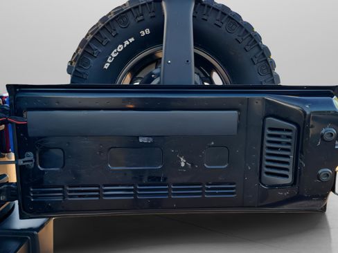 Used 2015 Jeep Wrangler Sport image 7