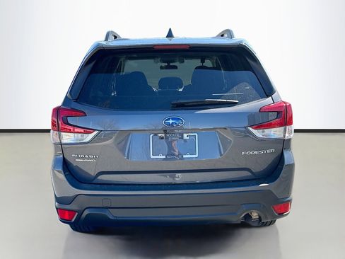Used 2021 Subaru Forester Premium image 6