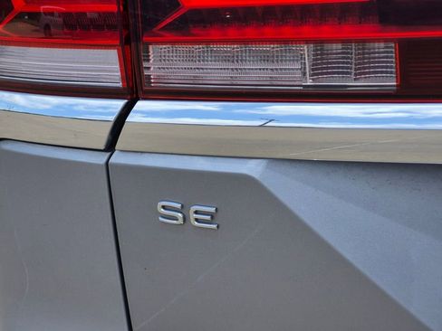 Used 2024 Volkswagen Atlas SE FWD image 5