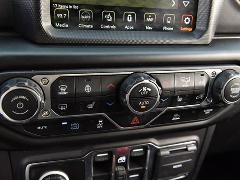 Used 2021 Jeep Wrangler Unlimited Sahara w/ Cold Weather Group AWD/4WD image 14