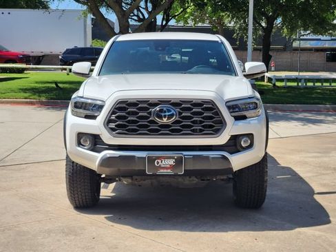 Used 2023 Toyota Tacoma TRD Off-Road w/ Technology Package AWD/4WD image 10