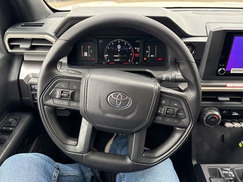 Certified 2026 Toyota Tacoma SR5 AWD/4WD image 21