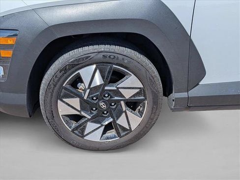 Used 2025 Hyundai Kona SEL FWD image 15