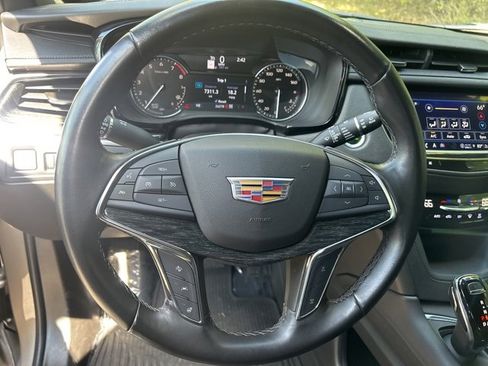 Used 2022 Cadillac XT5 Premium Luxury image 25