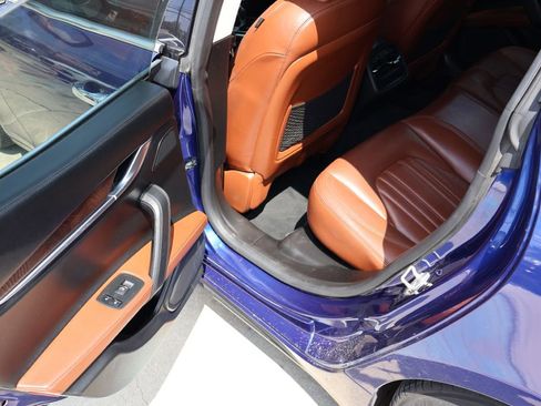 Used 2015 Maserati Ghibli RWD image 23