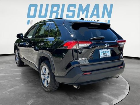 Used 2025 Toyota RAV4 LE AWD/4WD image 4