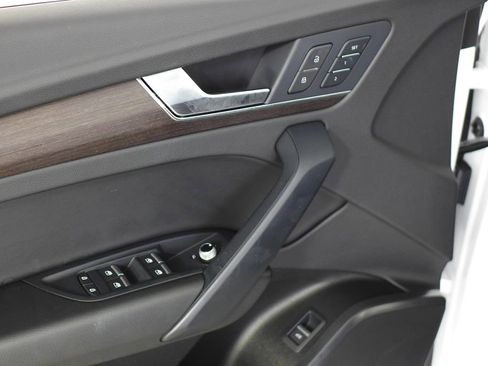 Used 2022 Audi Q5 2.0T Premium w/ Convenience Package image 12