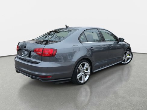Used 2017 Volkswagen Jetta GLI image 5