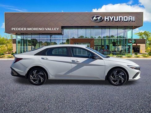 New 2025 Hyundai Elantra SEL image 7