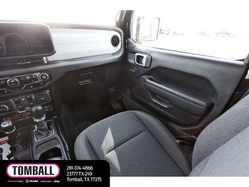 Used 2024 Jeep Wrangler Willys image 11