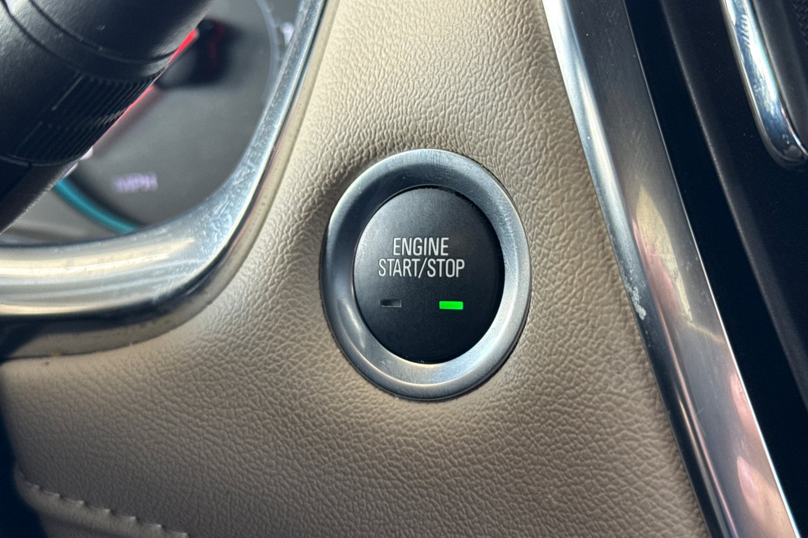 Used 2023 Chevrolet Traverse LS FWD image 34