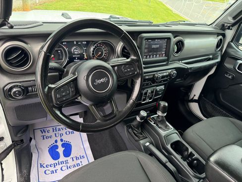 Used 2021 Jeep Gladiator Sport AWD/4WD image 29