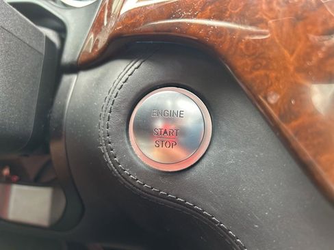Used 2014 Mercedes-Benz GL 550 4MATIC image 35