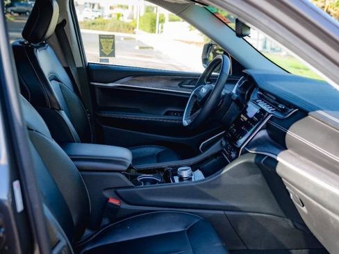 Used 2021 Jeep Grand Cherokee L Limited image 20