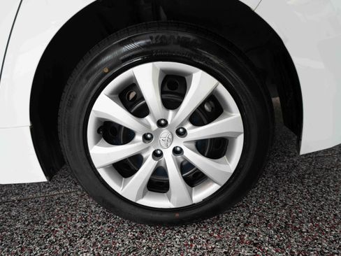 Used 2025 Toyota Corolla LE FWD image 28