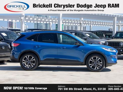 Used 2022 Ford Escape SE w/ SE Sport Appearance Package image 4