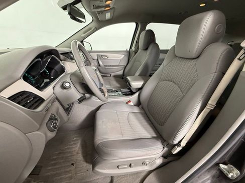 Used 2017 Chevrolet Traverse LT image 5