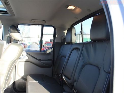 Used 2020 Nissan Frontier PRO-4X w/ Pro-4x Utility Package image 28