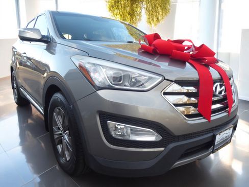 Used 2013 Hyundai Santa Fe Sport image 3
