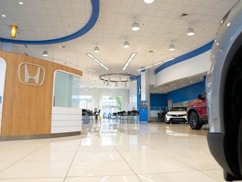 Used 2013 Cadillac SRX Luxury w/ Driver Awareness Package image 9