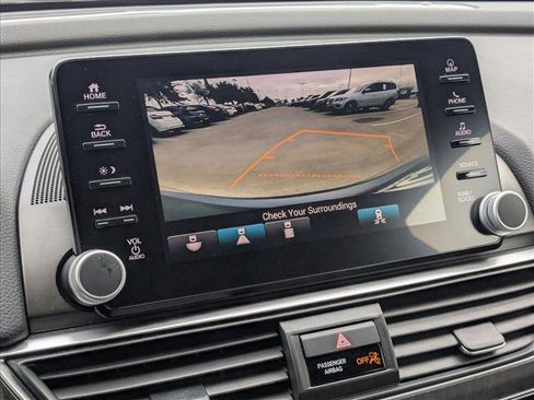 Used 2018 Honda Accord Touring image 13