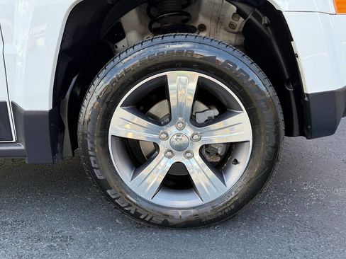 Used 2016 Jeep Patriot High Altitude image 9