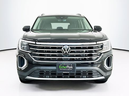 Used 2024 Volkswagen Atlas SE AWD/4WD image 2