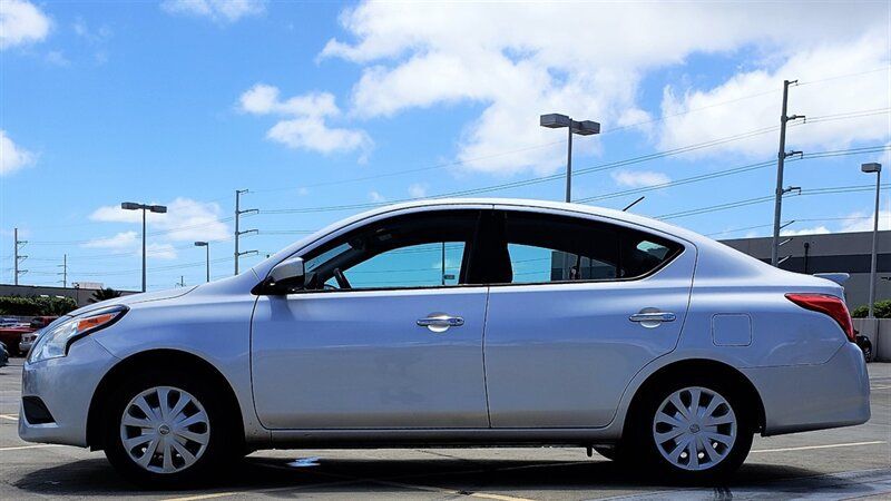 Used 2018 Nissan Versa SV FWD image 2