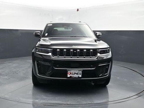 New 2026 Jeep Grand Cherokee Limited AWD/4WD image 2
