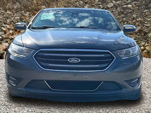 Used 2018 Ford Taurus Limited image 2