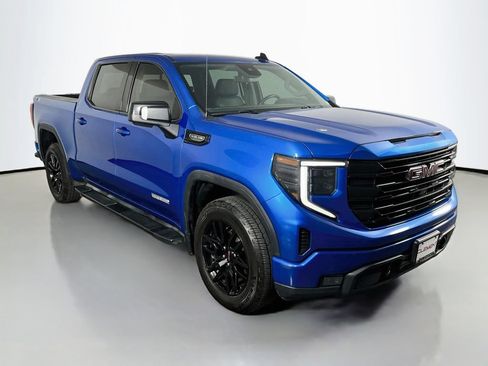 Used 2022 GMC Sierra 1500 Elevation w/ Elevation Premium Package AWD/4WD image 4
