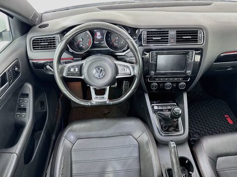 Used 2017 Volkswagen Jetta GLI FWD image 22
