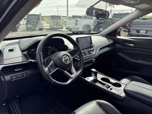 Used 2019 Nissan Altima 2.5 SR w/ SR Premium Package AWD/4WD image 16
