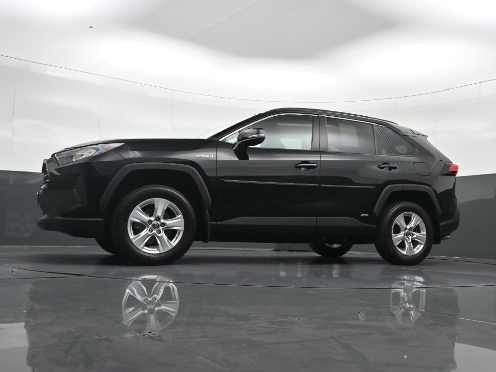 Used 2021 Toyota RAV4 LE AWD/4WD image 31