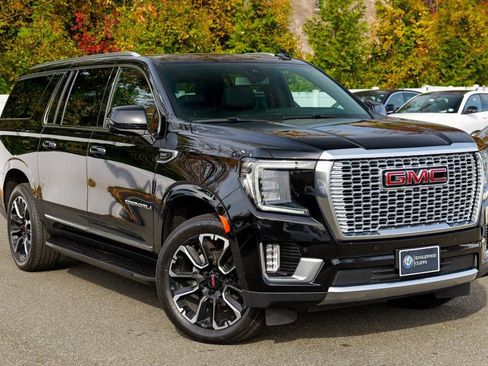 Used 2022 GMC Yukon XL Denali image 1