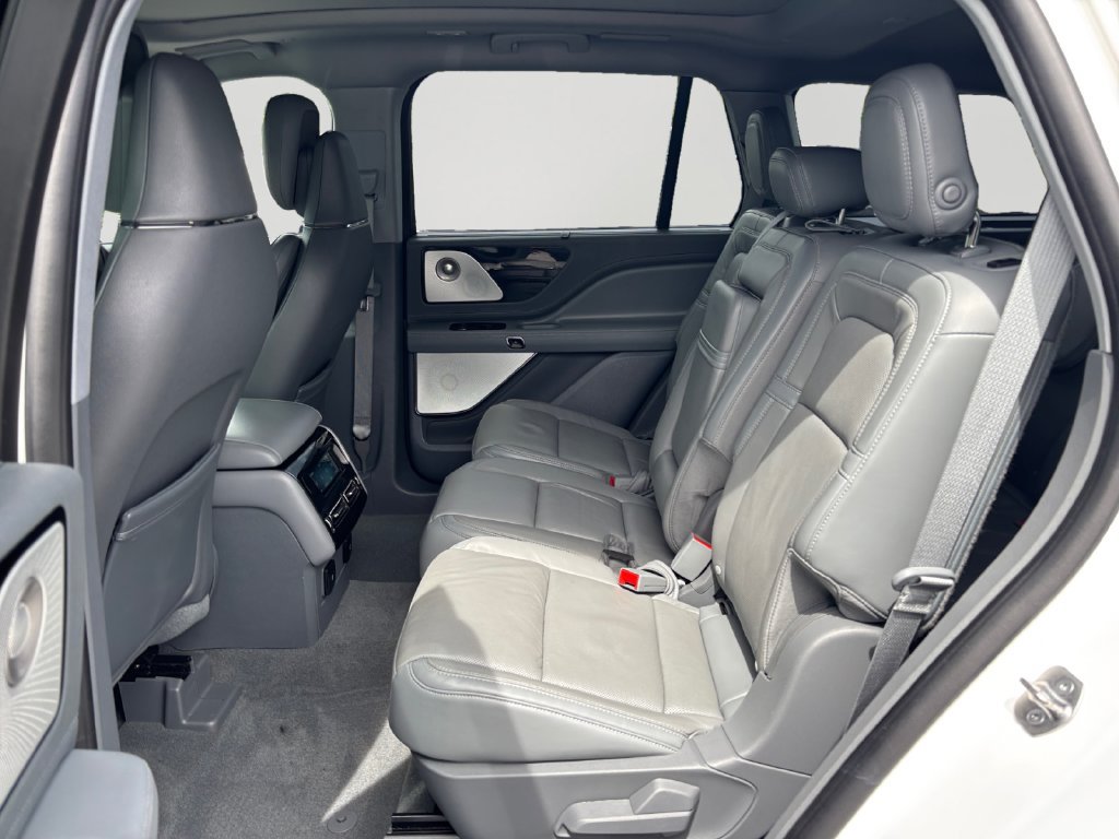 Used 2020 Lincoln Aviator Reserve w/ Equipment Group 202A AWD/4WD image 15