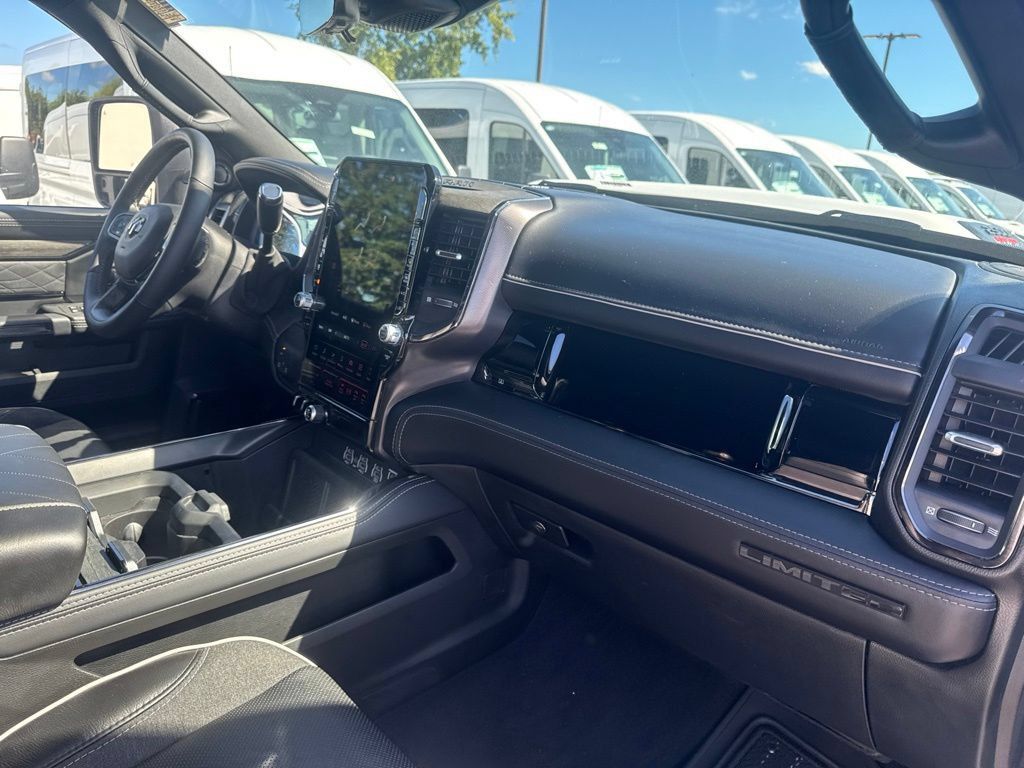 Used 2026 RAM 2500 Limited AWD/4WD image 34