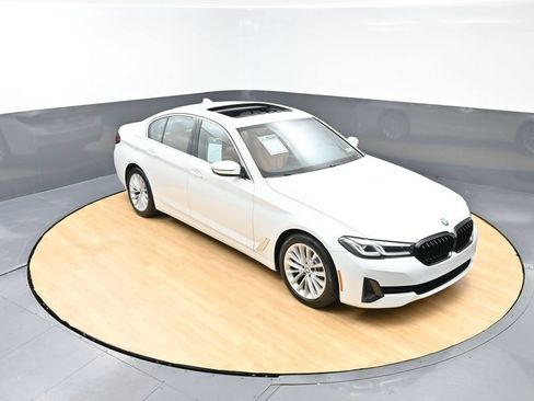 Used 2022 BMW 530i xDrive w/ Convenience Package AWD/4WD image 5