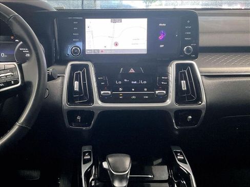Used 2023 Kia Sorento SX AWD/4WD image 19