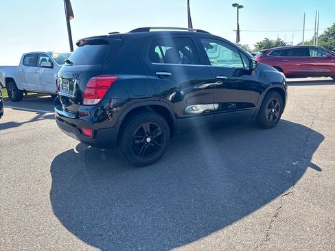 Used 2019 Chevrolet Trax LT w/ LT Convenience Package FWD image 11