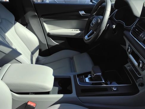 Certified 2025 Audi Q5 2.0T Premium Plus image 28