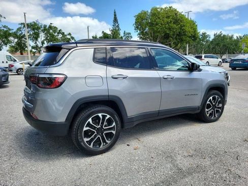 Used 2024 Jeep Compass Limited image 4